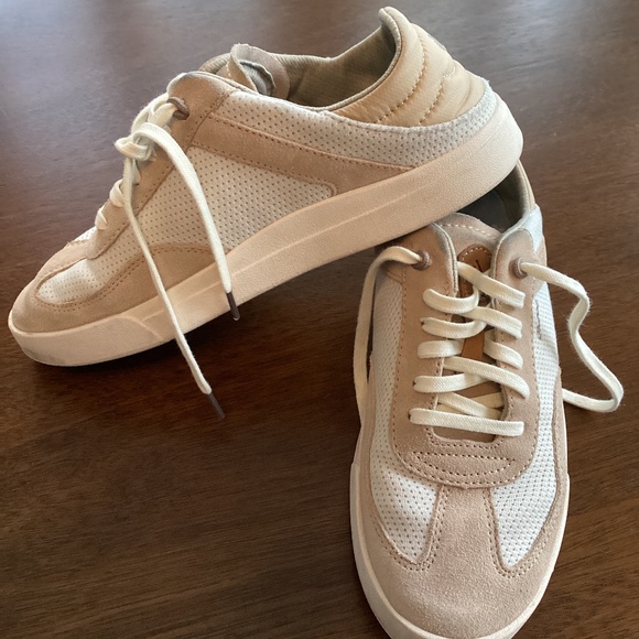 Olukai kilea women’s sneaker in tan sz7.5 - Picture 1 of 9